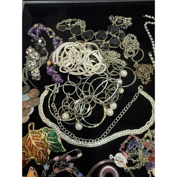 Vintage Jewelry Craft Lot 19 Pc Mixed Metals Stones Rhinestone Strand Colors - Picture 7 of 11